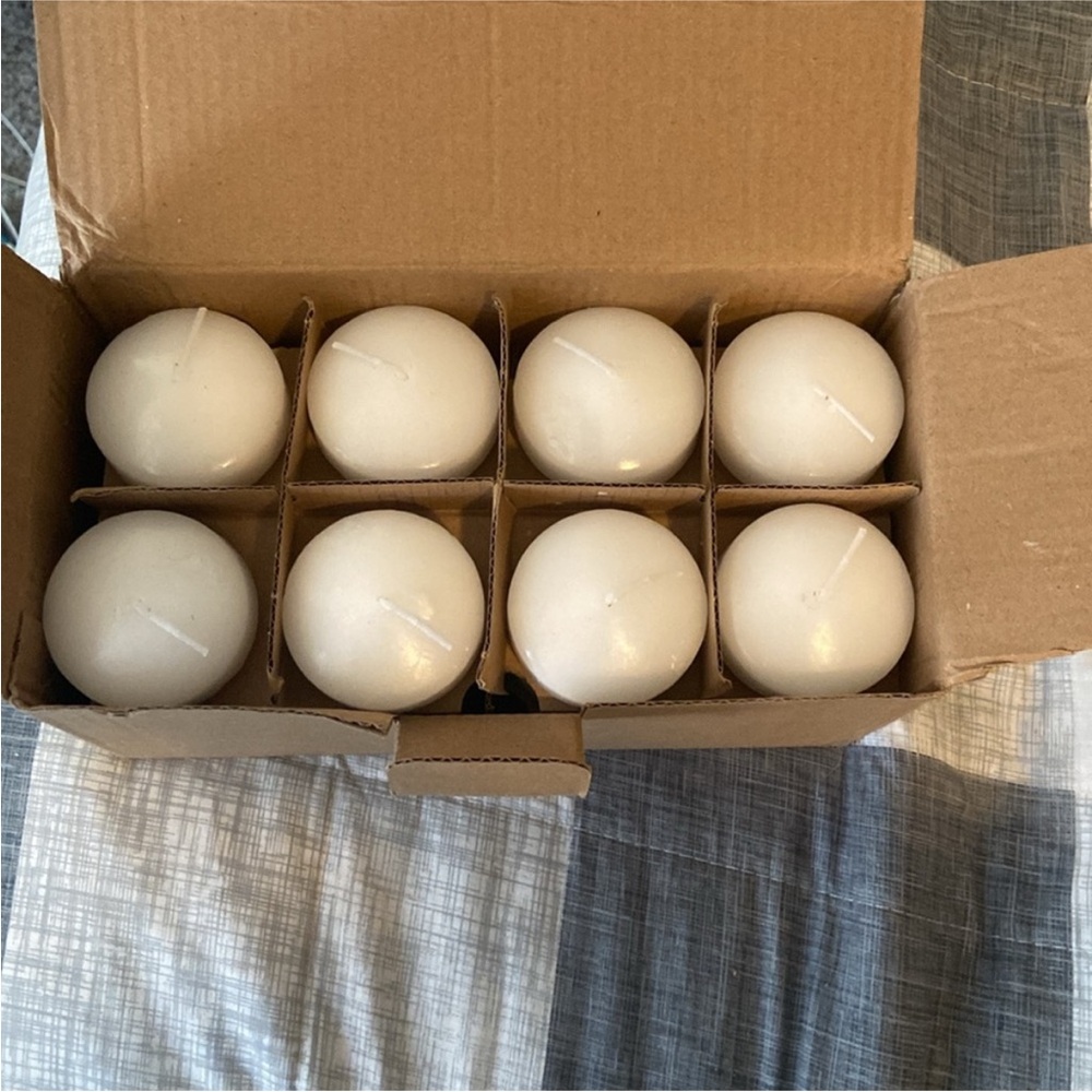 NIB NEW 24 pcs White Floating Candles